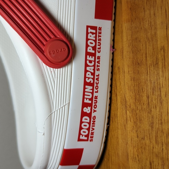 Toy Story x Crocs Off-Court Clog "Pizza Planet" in White Red Women's 10 Men's 8 - Picture 4 of 9